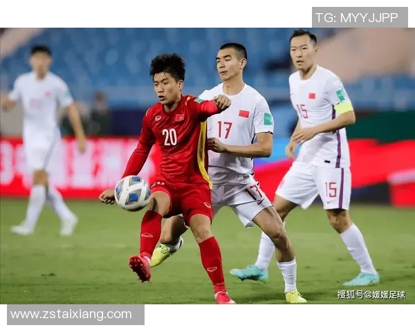 中国足球明星闪耀赛场展现激情与实力引领新时代足球风潮